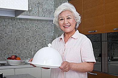 小岛秀夫取消了一个项目 因和《黑袍纠察队》太像